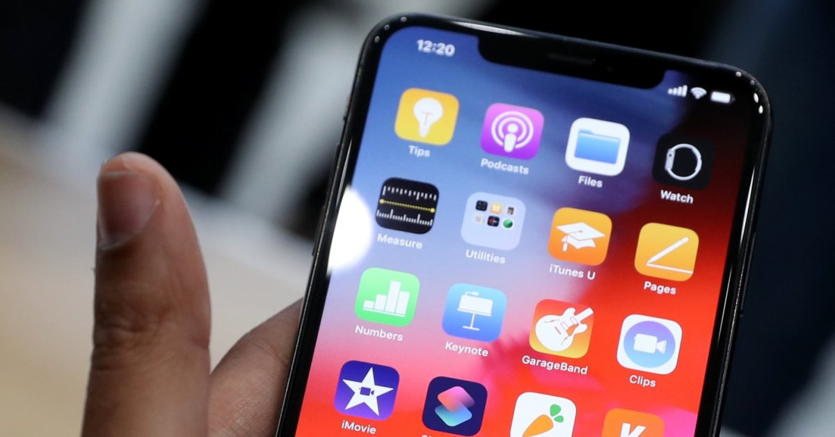 Does iPhone XS Selfie Camera Actually Smooth Your Face?