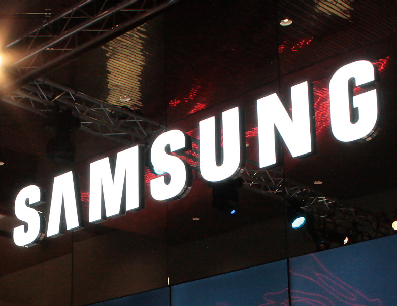Samsung Sues Its Ambassador For Using iPhone