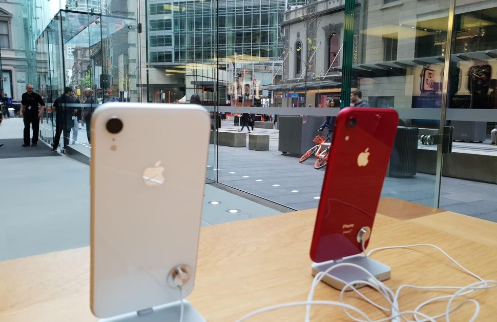 Why Does Apple Reduce The iPhone XR Production? Due To Weak Demand Or Other Reasons?