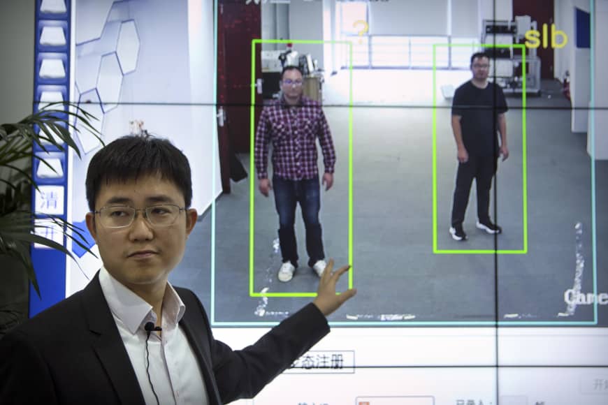 The New Chinese Camera Are Able To Recognize Your Identity From The Way You Walk
