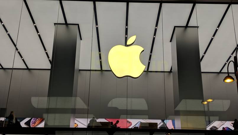 Apple To Meet Suresh Prabhu, Discussing Plans For Its Production In India