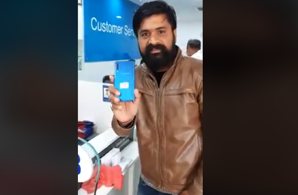 Angry With Poor Customer Service, A Guy Smashed His Galaxy A7 Down
