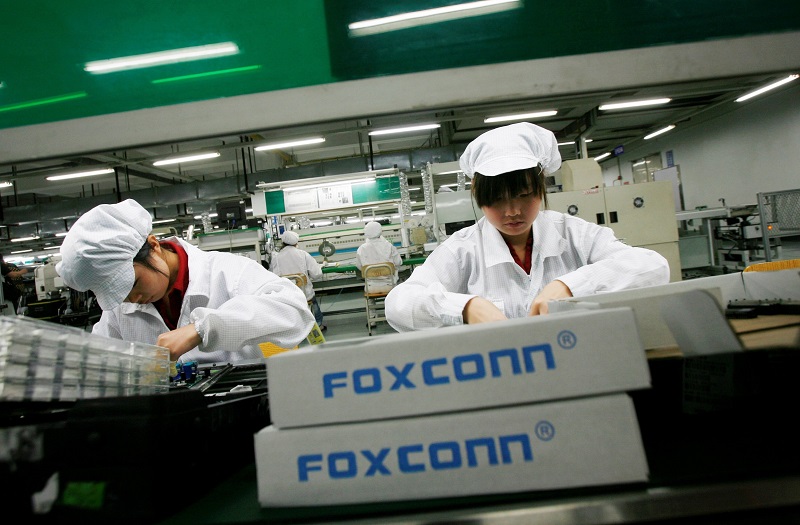 Chinese Workers Of Major Apple Supplier Are Lining Up To Quit