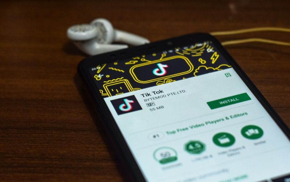 Calm Down TikTok Fans! The Ban Sucks, But Don't Rush To Install A Random Alternative App