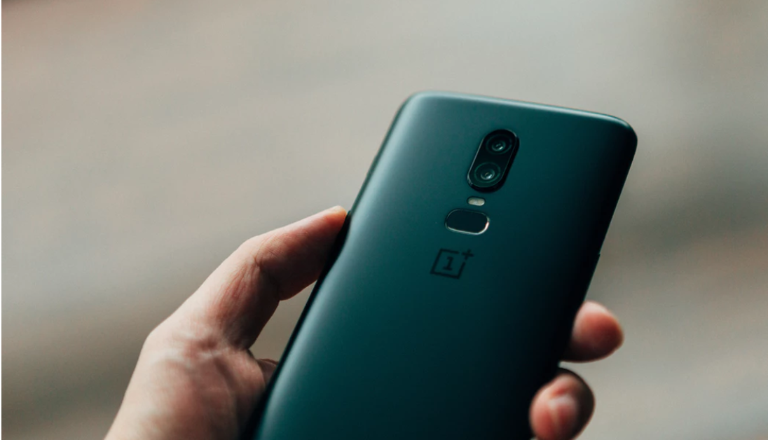Apple Shipped Over Half Of Total High-End Smartphones In 2018, OnePlus Entered Top Five
