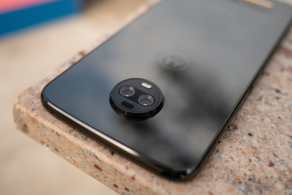 Key Specs & Prices Of Moto Z4 & Moto Z4 Force Surfaced Online