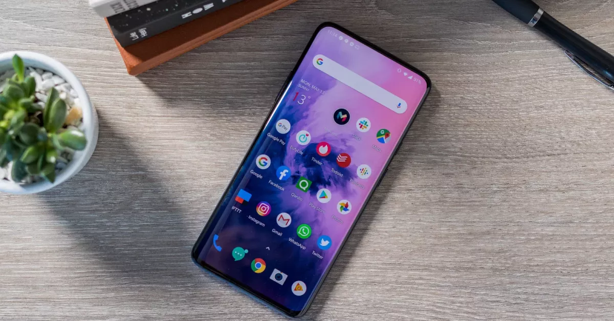 OnePlus 7 Pro Makes You Wonder Why Other Big Smartphones Have To Be So Expensive