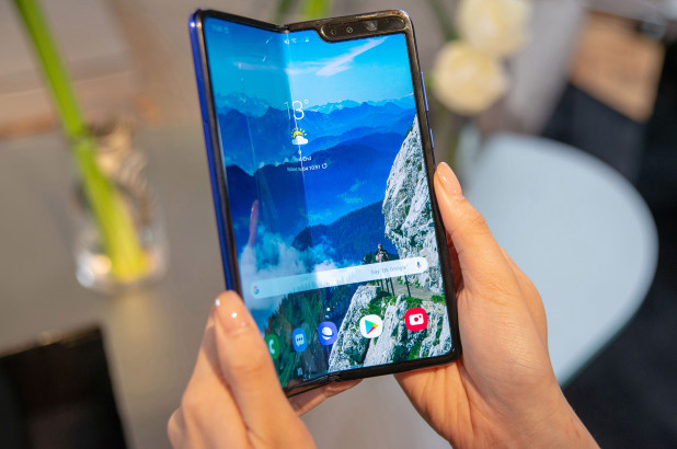 Samsung Galaxy Fold 2 Codename "Champ"; Under-Display Selfie Camera Tipped