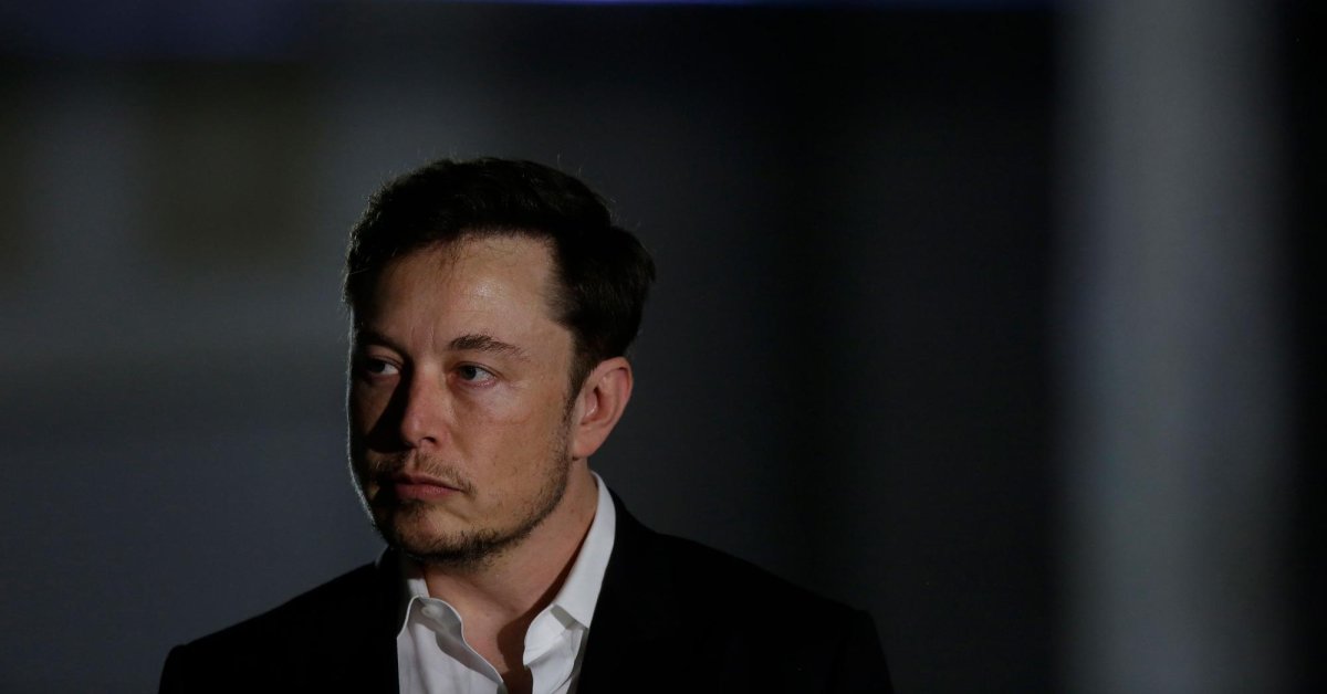 Tesla Is Sueing An Ex-Employee, Wants Apple To Help