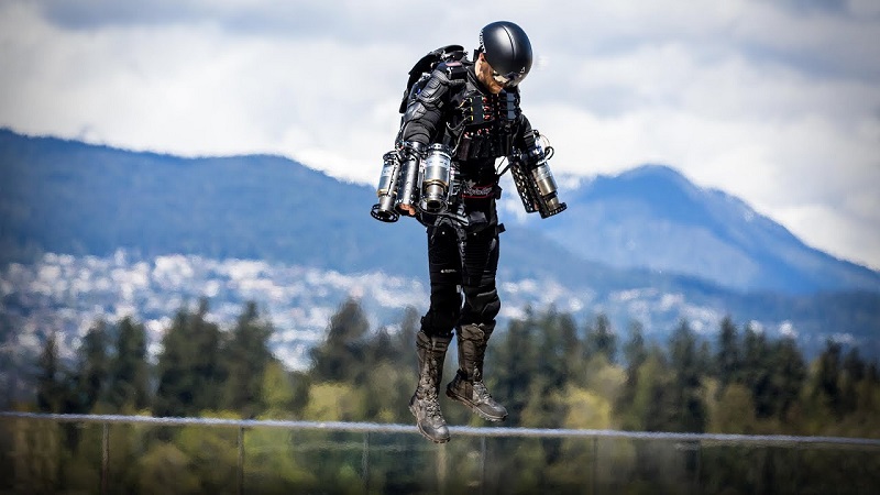 Watch How This Man Flew Across The Solent In An Iron Man-Style Jet Suit