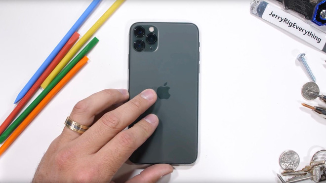 iPhone 11 Pro Durability Test: New Level Scratch-Resistant Glass