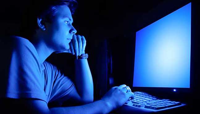 Blue Light From TVs And Phones Accelerates Aging In Humans