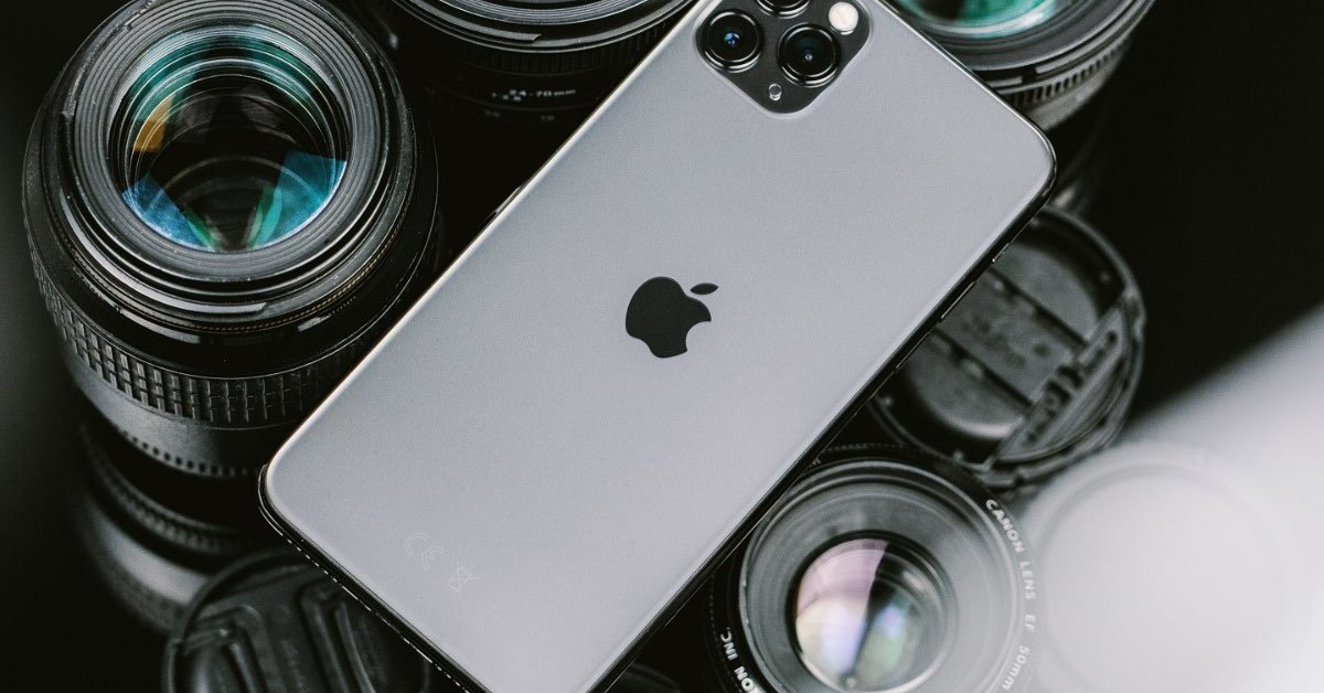 Apple Is Rumored To Upgrade iPhone's Cameras With AI - MobyGeek.com