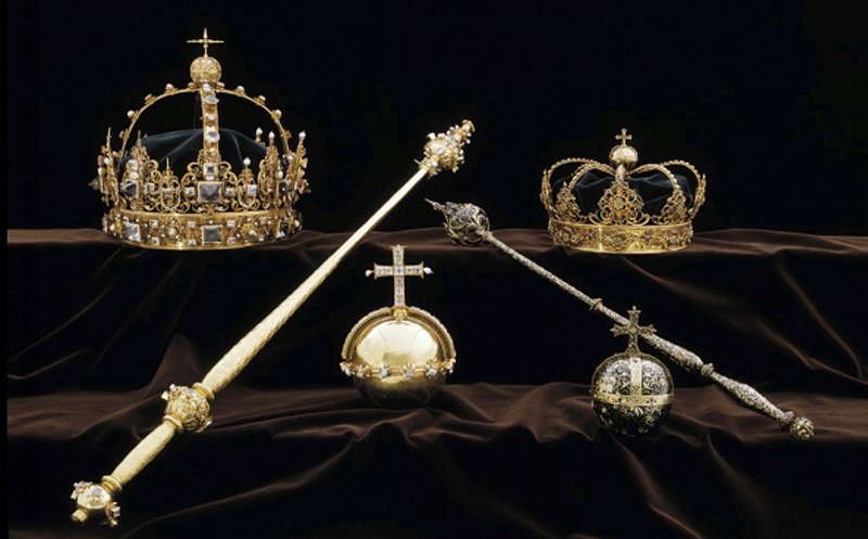 The Most Notorious Jewelry Heists In Modern Times