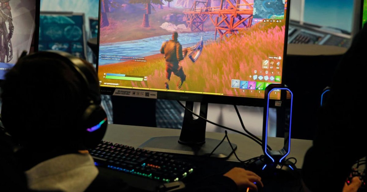 Housebound Italian Kids Tension Internet With Fortnite