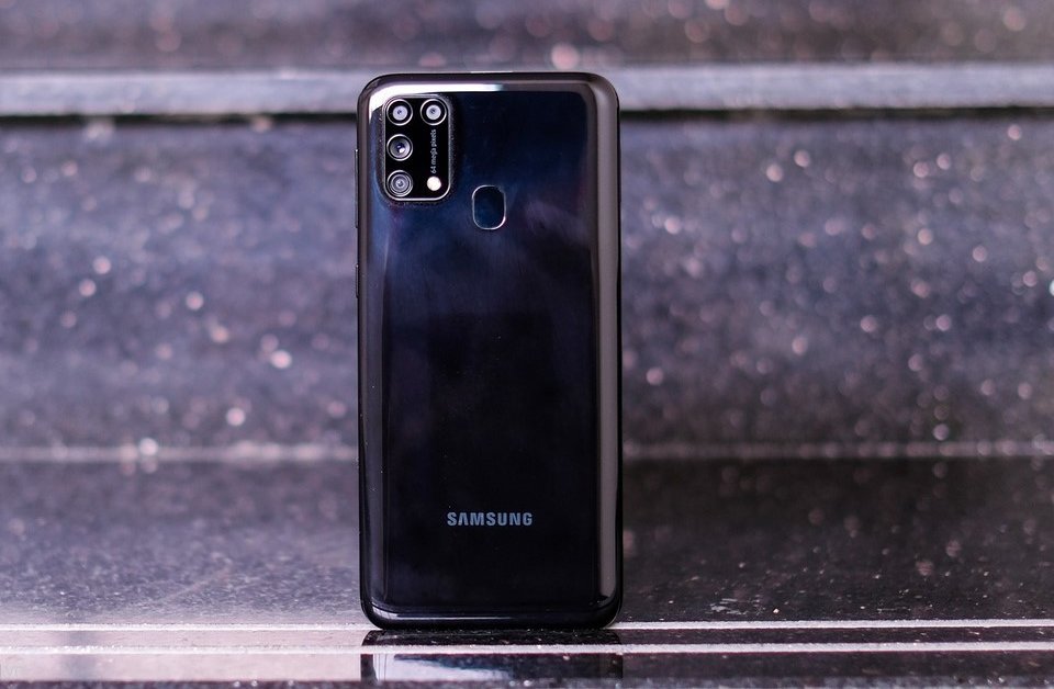 Samsung galaxy s21 черный. Samsung Galaxy m31 Blue. Samsung Galaxy Galaxy m31. Samsung Galaxy m21 Samsung. Самсунг галакси м31 черный.