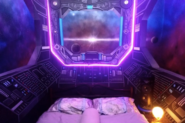 Artist Transforms A Room Into An Epic Spaceship For His Daughter