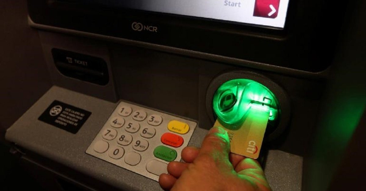 Jio Customers Can Now Recharge Their Plans At ATM Machines, Here's How