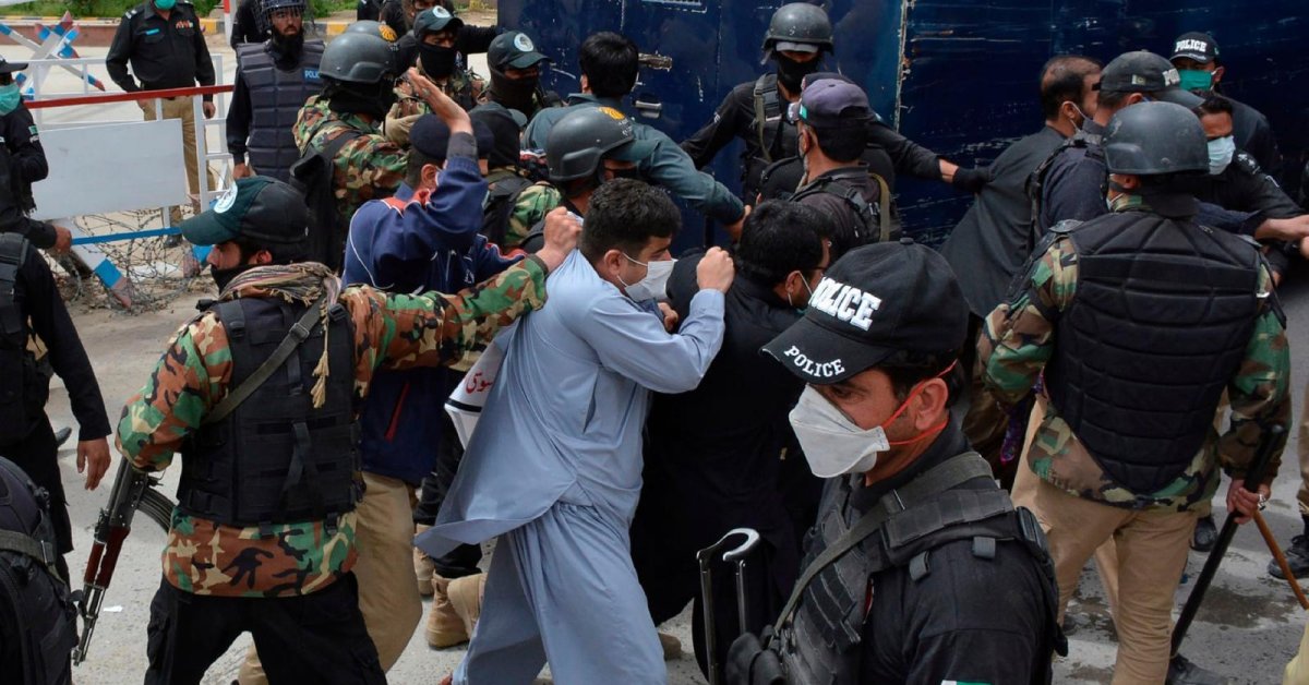 Doctors Got Beaten, Kept In Detention By Police For Protesting About The Lack Of CO.VID-19 Safety Equipment