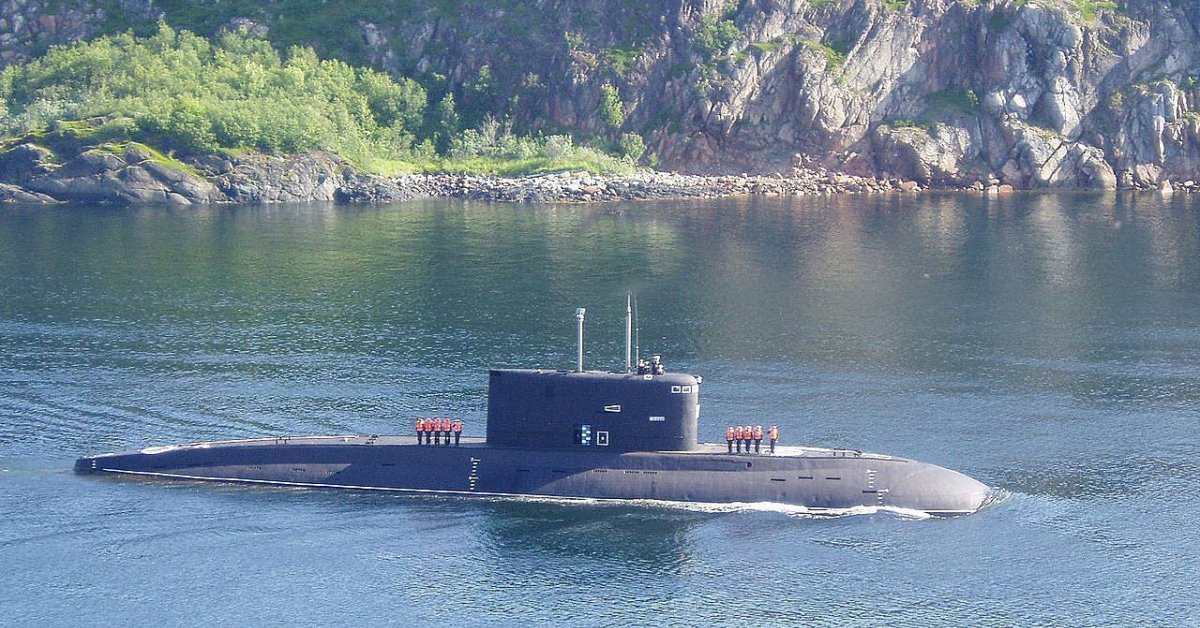 Man Sells Submarine Online For $7 Million, Ask For $1 Shipping Fee