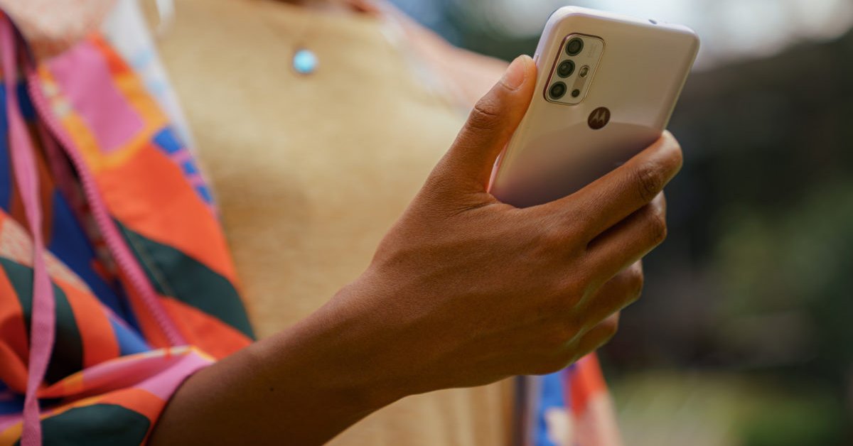 Moto G10 Review: A Very Cheap But Competent Phone