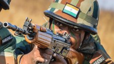 List Of Top 10 Most Popular Guns Of The Indian Army