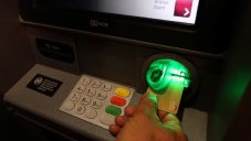 Jio Customers Can Now Recharge Their Plans At ATM Machines, Here's How
