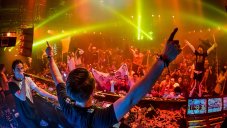Wuhan Nightclubs Are Packed As City Has No New COVID-19 Cases