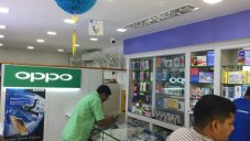 Several Indian Retailers Have Stopped Stocking Chinese Smartphones As Customers Shun Anything From China