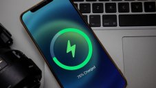MacBooks Will Soon Be Able To Wirelessly Charge iPhones, Apple Patents Show