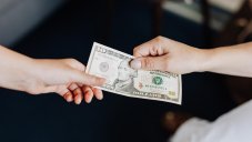 What to Expect When Playing at a $10 Online Casino?