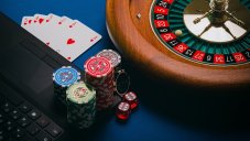 Should You Use an Online Casinos Website or App?