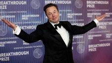 Elon Musk Becomes World's First Trillionaire After SpaceX's Record IPO