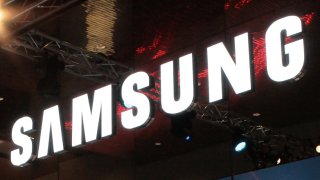 Samsung Sues Its Ambassador For Using iPhone