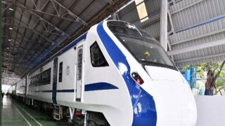 Train 18 With The Passenger Carrying Capacity Of 1,128 Will Replace The Shatabdi Express