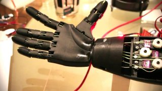 A Video-game-based 3D-Printed Arm Will Make This Gamer’s Life Better