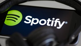 Here Are 6 Reasons To Choose Spotify Premium Instead Of The Free Version