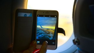 Air Travelers Could Make Calls And Surf Internet In The Indian Airspace
