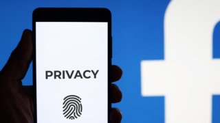 Facebook Allows Certain Companies To Access The Friends Data