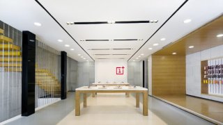We Came To The New OnePlus Experience Store In Delhi And It Was Excellent