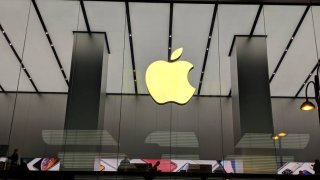 Apple To Meet Suresh Prabhu, Discussing Plans For Its Production In India