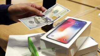 How Your iPhone And Android Phone Will Be More Expensive In 2019