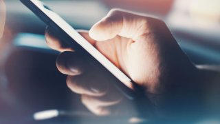 The Number Of Smartphone Users In India May Hit About 374 Million This Year