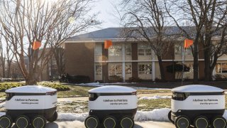 Instead of Human Shippers, Delivery Robots Will Ship Coffee & Pizzas To This College