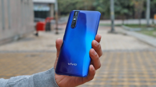 Vivo V15 Pro vs Poco F1: Specifications & Price Compared
