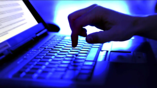 7 Tips To Protect Yourself From Apps Which Could Steal Your Data