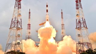 ISRO Will Teach 100 Grade 9 Students To Build Satellites In Summer And Launch Them To Space
