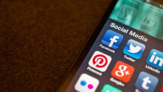 55% Of Indian Internet Users Scared Of Expressing Political Views Online