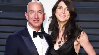 MacKenzie Worth $35 Billion After Finalizing Divorce With Jeff Bezos