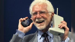 The First Cell Phone Call 46 Years Ago Reminds Us Not To Take Our Smartphones For Granted